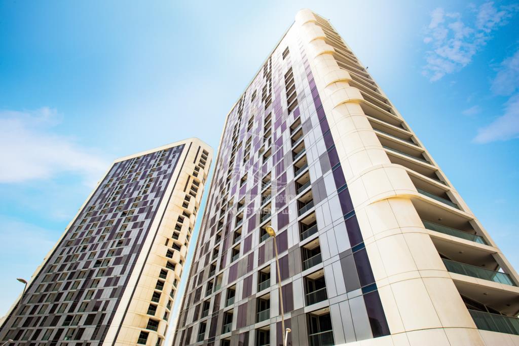 Canal View Apartment | 2BR for sale in Meera Tower | Grab Now
